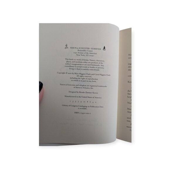 Deck the Halls by Mary Higgins Clark & Carol Higgins Clark Hard Cover Book - Picture 12 of 12